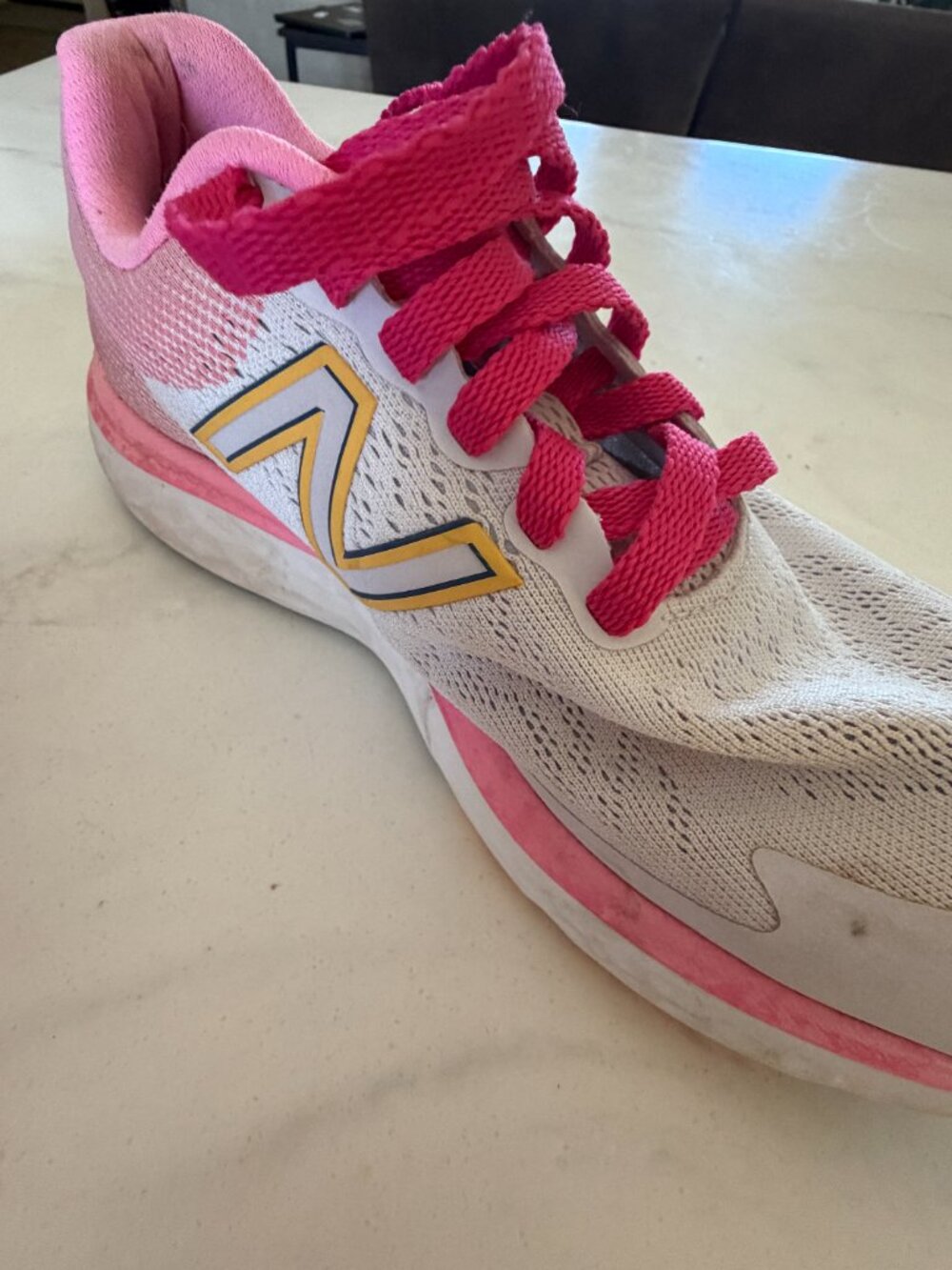 New Balance Fresh Foam 680 v7 Women's Running Shoes Size 8 Pink and White - Picture 7 of 16